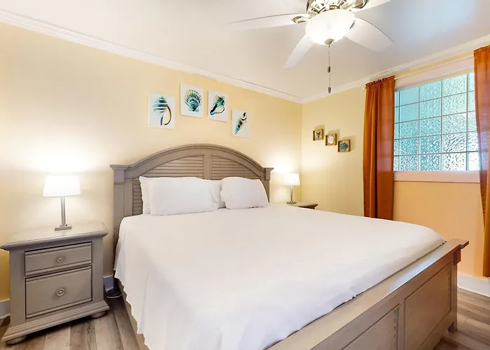 Gulf & Beachfront With Shared Pool Private Balcony Free Wifi Views *