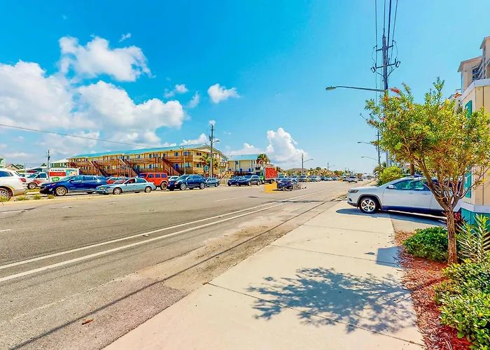 Gulf & Beachfront With Shared Pool Private Balcony Free Wifi Views *